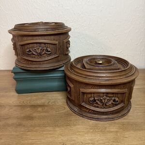 Set 2 MCM Vtg Kitchen Canister Brentwood Brown Faux Wood Resin 3-D Flower Round